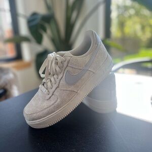 Nike Women's Sneakers in Cream and periwinkle